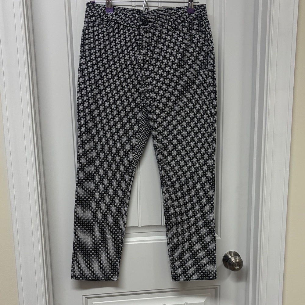 Gap Women’s Khaki Black and White Patterned dress Pants